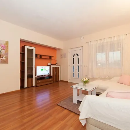 Apartment Apartman Maris