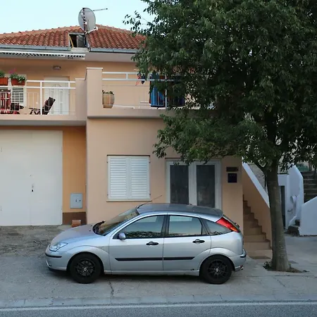 Apartment Apartman Maris *
